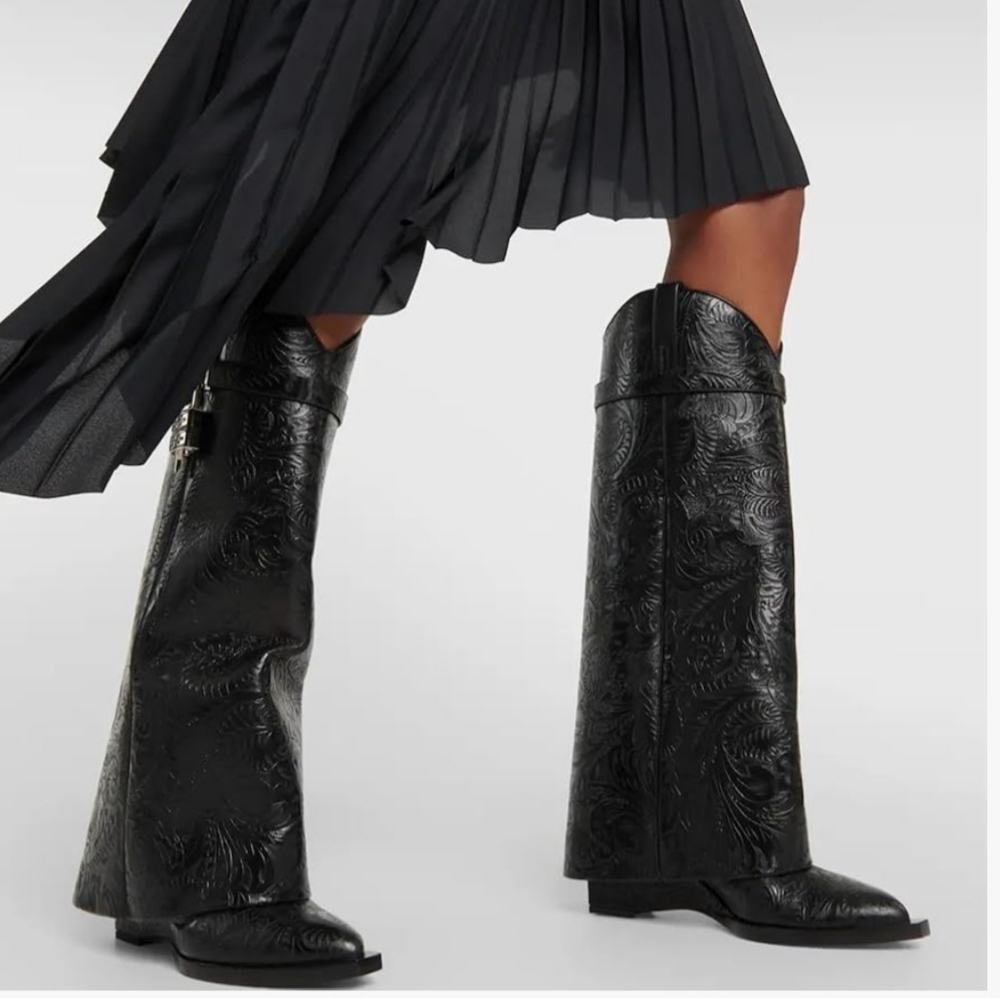 Black Boots
